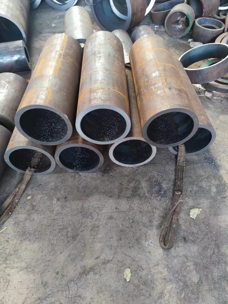 加格达奇加格达奇加格达奇12Cr1MovG无缝钢管切割